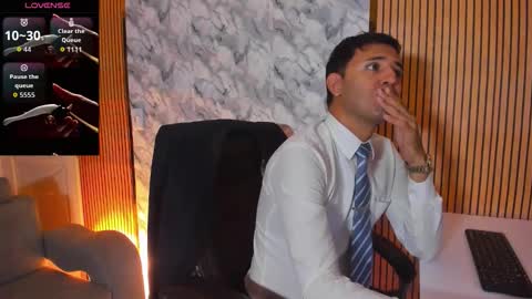 Snapshot of hiddenoffice chatting on October 12, 11:37 pm George online show from October 12, 11:37 pm