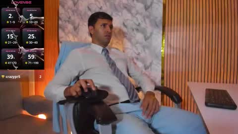 Snapshot of hiddenoffice chatting on October 14, 2:23 am George online show from October 14, 2:23 am