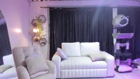 Snapshot of hiddenpassionxx chatting on November 18, 9:03 am samy and damiam online show from November 18, 9:03 am