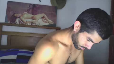 hideonbush online show from October 31, 11:44 am