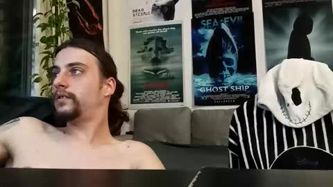 Snapshot of highandhell chatting on April 13, 5:29 pm Highandhell online show from April 13, 5:29 pm