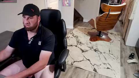 Snapshot of highclass92i chatting on November 9, 8:12 am High4This online show from November 9, 8:12 am