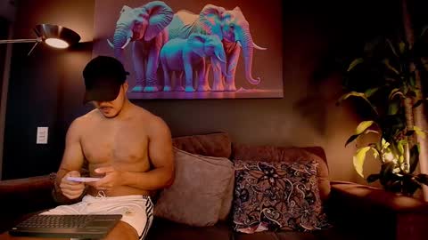 Snapshot of highlatin_guys chatting on January 6, 12:16 am Terry and E online show from January 6, 12:16 am