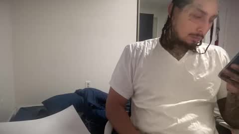 Snapshot of hihello400 chatting on October 20, 4:24 am hihello400 online show from October 20, 4:24 am