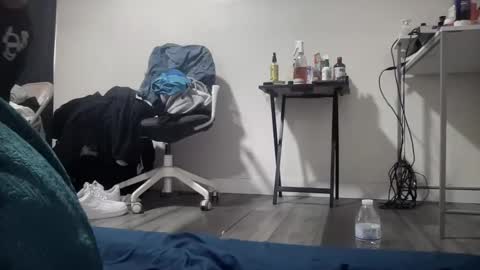 Snapshot of hihello400 chatting on October 31, 8:43 pm hihello400 online show from October 31, 8:43 pm