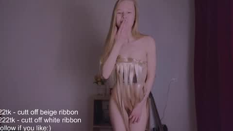 Snapshot of hihi_im_chloe chatting on January 23, 12:25 am Chloe online show from January 23, 12:25 am