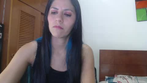 hilaril18 online show from January 30, 3:33 am