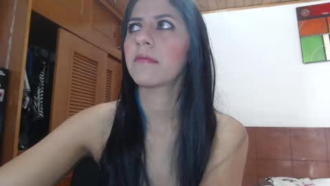 hilaril18 online show from January 30, 2:47 pm