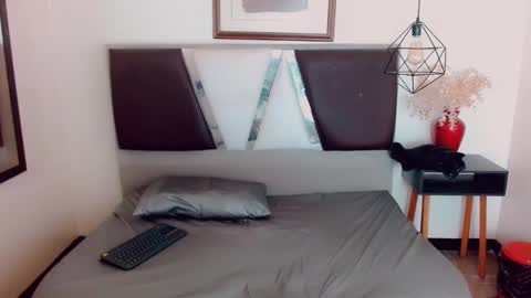 Snapshot of hilary_avilan chatting on February 26, 11:04 pm Hilary Avilan online show from February 26, 11:04 pm