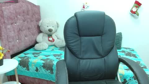 Snapshot of hilaryclowerx chatting on December 30, 7:42 pm H I L A R Y online show from December 30, 7:42 pm