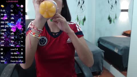 Snapshot of hilaryclowerx chatting on January 23, 5:56 am H I L A R Y online show from January 23, 5:56 am