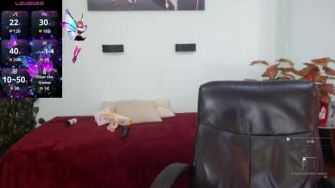 Snapshot of hilaryclowerx chatting on September 24, 3:10 am H I L A R Y online show from September 24, 3:10 am