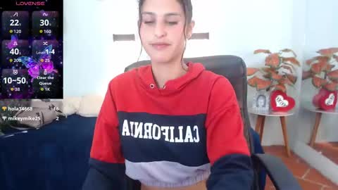 Snapshot of hilaryclowerx chatting on October 19, 2:56 am H I L A R Y online show from October 19, 2:56 am