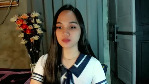 hilarymolly online show from April 12, 6:51 am