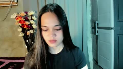 hilarymolly online show from April 21, 3:13 am