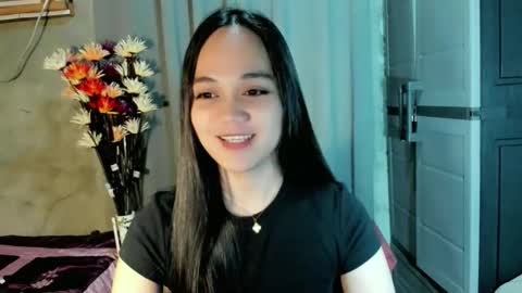 hilarymolly online show from April 22, 2:36 am