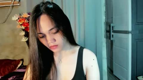 hilarymolly online show from April 23, 8:35 am