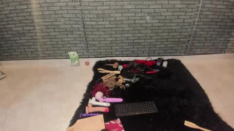 Hillary  online show from April 19, 11:53 am