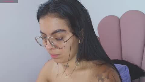 sarah online show from November 17, 4:07 am