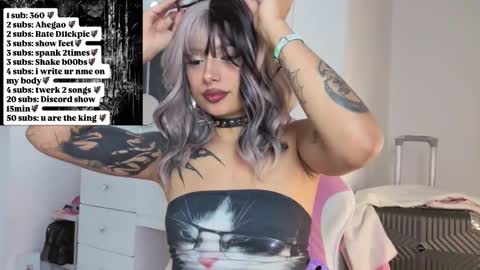Snapshot of hillsdandarkie_44 chatting on October 16, 2:56 am hillsdandarkie_44 online show from October 16, 2:56 am
