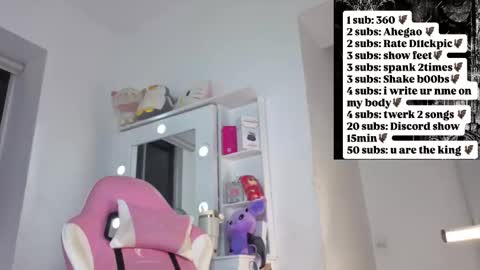 Snapshot of hillsdandarkie_44 chatting on October 18, 2:25 am hillsdandarkie_44 online show from October 18, 2:25 am