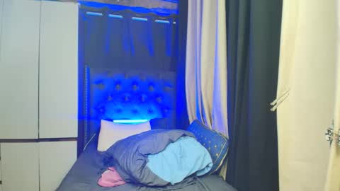 yuricah online show from September 16, 5:52 am