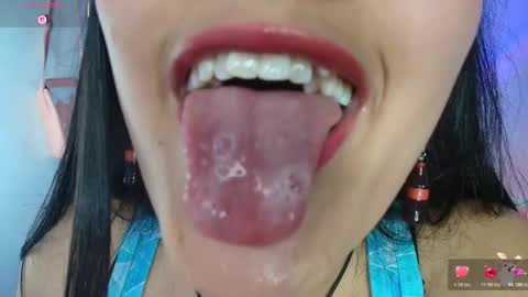 hinata online show from November 3, 8:54 pm