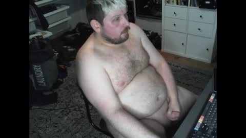 Snapshot of hipguy91 chatting on January 25, 10:51 am hipguy91 online show from January 25, 10:51 am