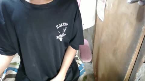 Snapshot of hippie_cloudbrah chatting on November 6, 4:57 am hippie_cloudbrah online show from November 6, 4:57 am