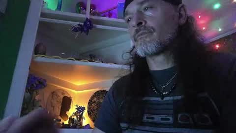 hippiedad333 online show from April 4, 12:31 am