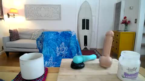 Hippie Jijm online show from June 20, 6:44 pm