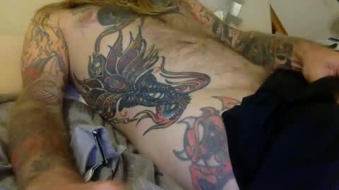 Snapshot of hippybiker chatting on December 5, 2:31 am hippybiker online show from December 5, 2:31 am