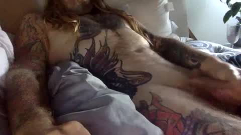 Snapshot of hippybiker chatting on December 8, 1:58 pm hippybiker online show from December 8, 1:58 pm