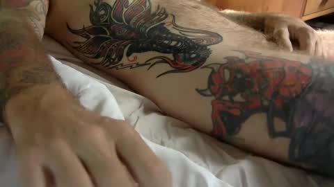 Snapshot of hippybiker chatting on December 11, 7:57 pm hippybiker online show from December 11, 7:57 pm