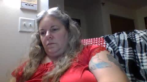 Snapshot of hippysnewhere chatting on June 8, 8:37 am hippysnewhere online show from June 8, 8:37 am