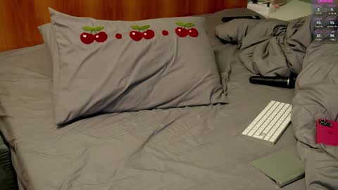 Holly online show from February 15, 11:47 pm