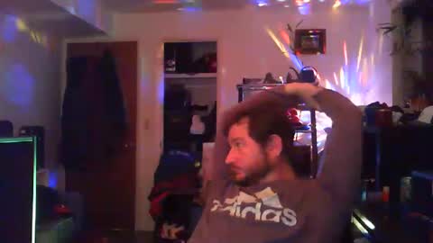 hobbes80 online show from December 2, 3:58 am