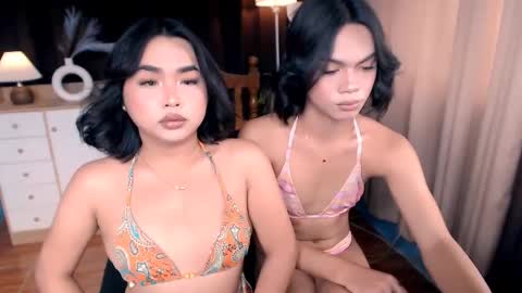 Snapshot of hoellygia chatting on March 17, 8:06 am IM NEW HERE ITS ME GIA online show from March 17, 8:06 am