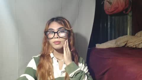 Snapshot of hoelyaurora chatting on May 4, 10:17 pm Aurora3 online show from May 4, 10:17 pm