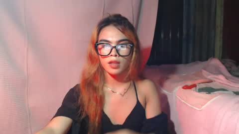 Snapshot of hoelyaurora chatting on May 13, 9:33 pm Aurora3 online show from May 13, 9:33 pm