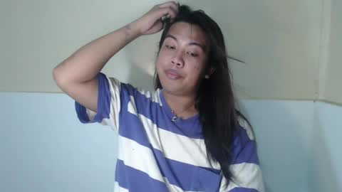 Snapshot of hoelykarina chatting on July 21, 9:44 am Karina3 online show from July 21, 9:44 am