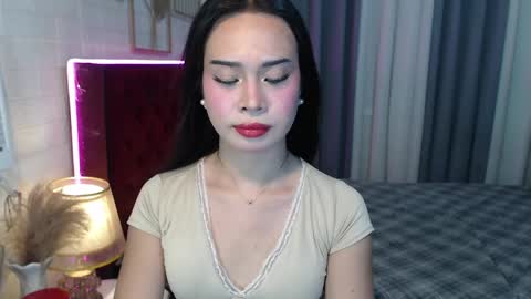 hoelymolly online show from April 21, 1:42 am