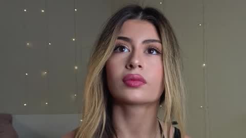 Moni Monica online show from October 28, 8:07 am