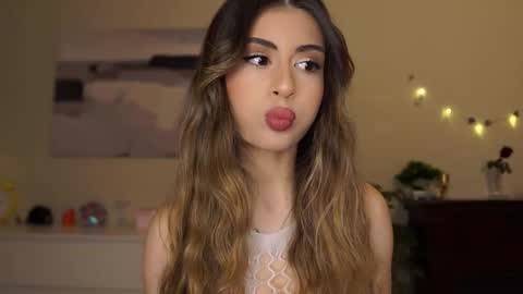 Moni Monica online show from February 17, 8:00 am