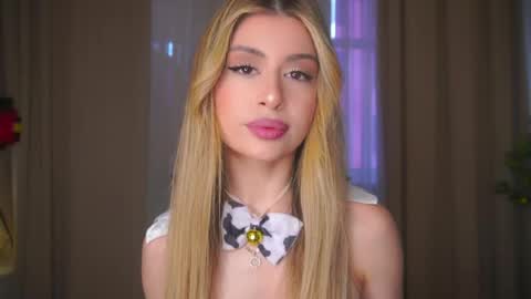 Moni Monica online show from April 12, 8:08 am