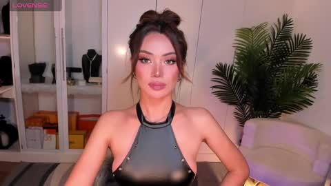 Ms. Laura online show from December 2, 10:12 pm