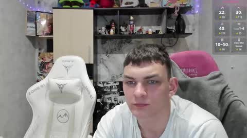 Snapshot of holiday_boys chatting on March 15, 4:35 pm Extaz Athrey Howard online show from March 15, 4:35 pm