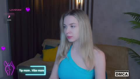 Snapshot of holl1would chatting on January 31, 7:08 pm My social media links subscribe to support me online show from January 31, 7:08 pm