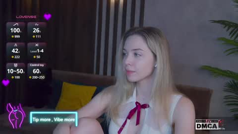 Snapshot of holl1would chatting on February 23, 11:04 pm My social media links subscribe to support me online show from February 23, 11:04 pm