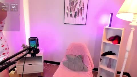 Hollie online show from April 24, 12:18 pm